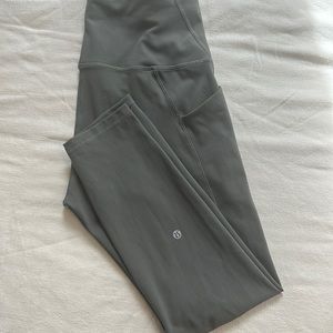 Lululemon Wunder train 25in with pockets